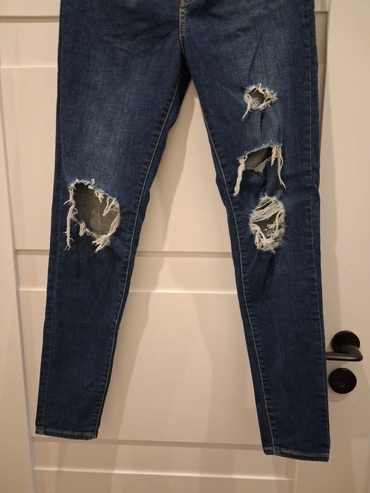 Levis spodnie damskie z rozdarciami skinny M
