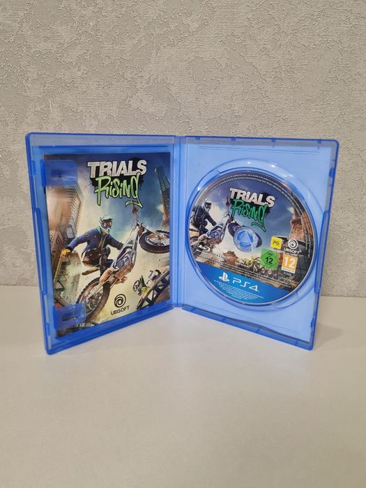 Jeu Trials Rising PS4 Version PAL - Promo Press En Bon état - Classification PEGI 12