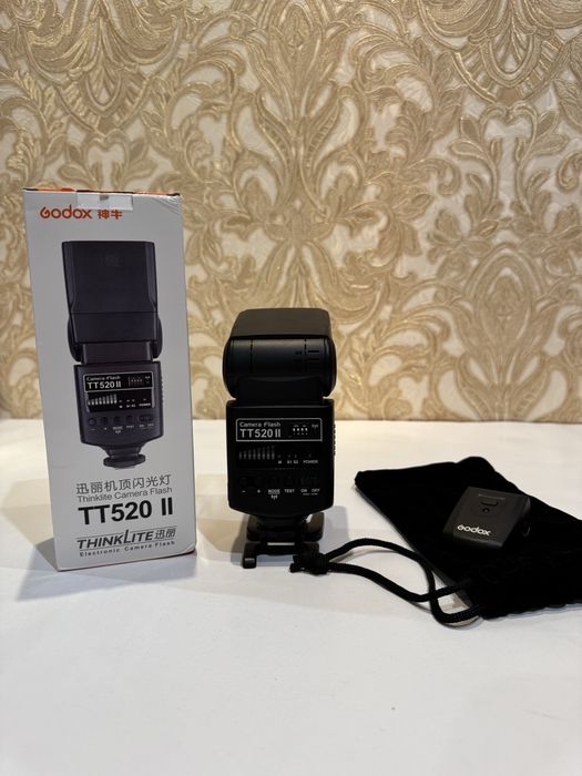 Фотоспалах Godox tt520 ||