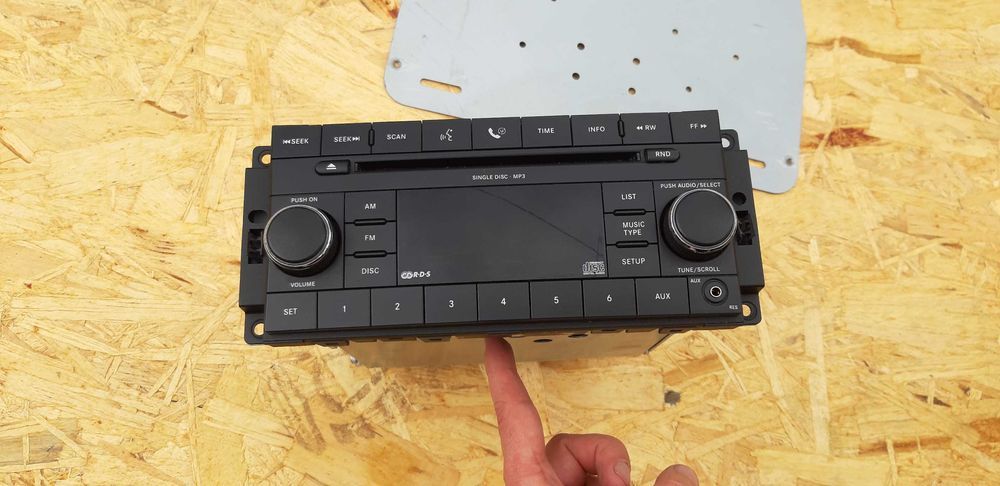 Radio Jeep Cherokee KK Chrysler Voyager RT