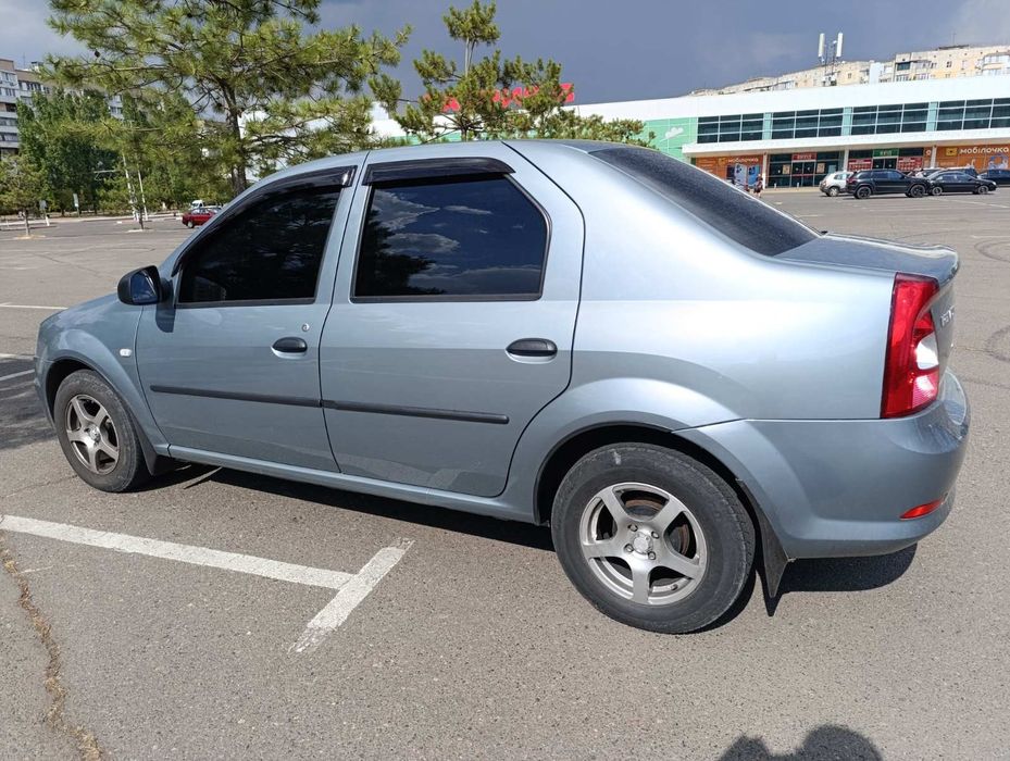 Продам Renault Logan 1.6 відмінний стан