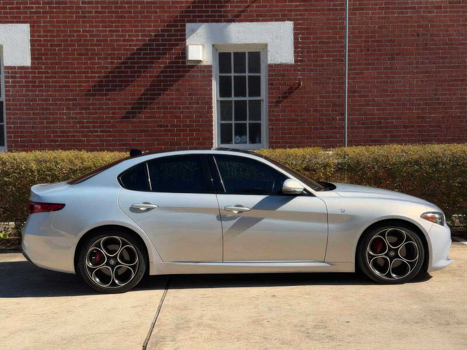 Alfa Romeo Giulia Ti      2022