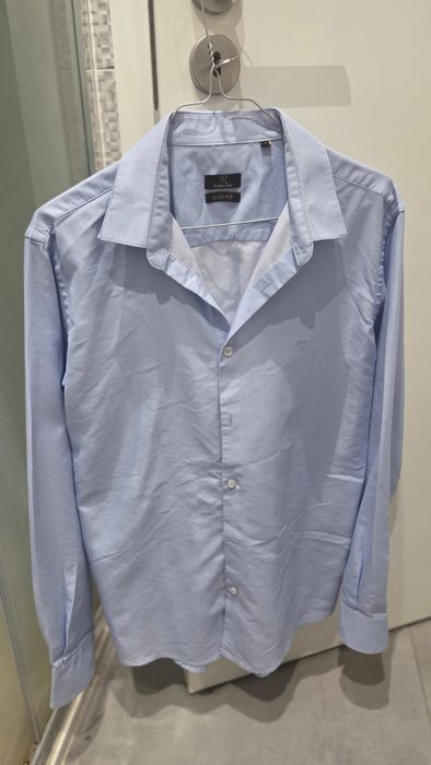 Camisa azul claro