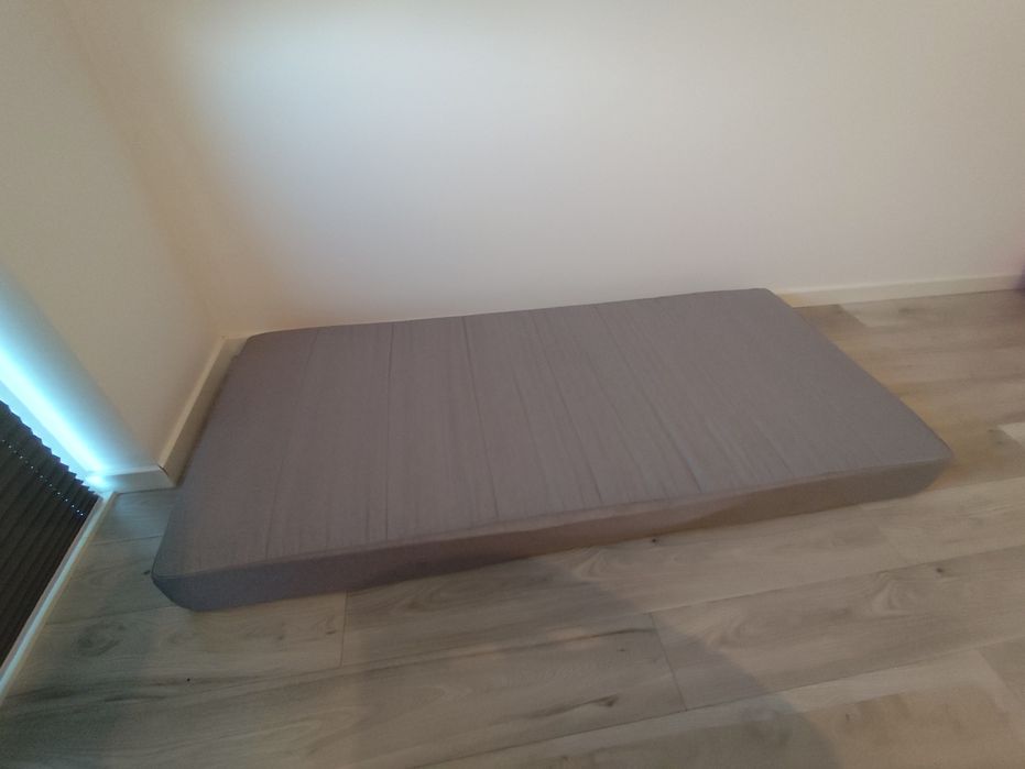 Oddam materac uzywany