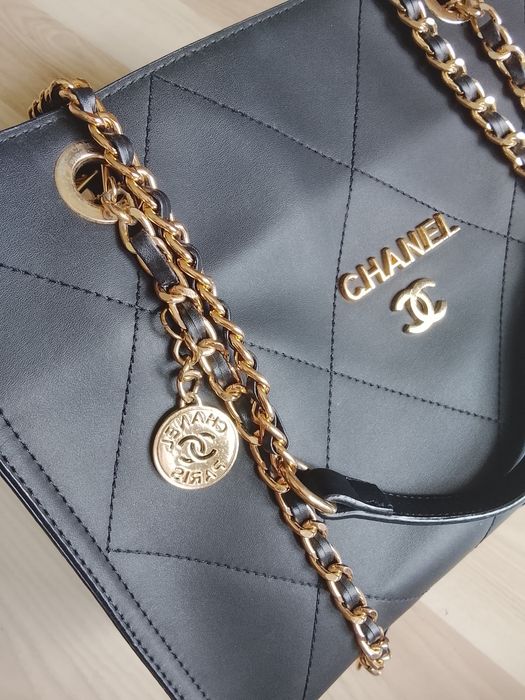 Duża torebka na ramię Chanel