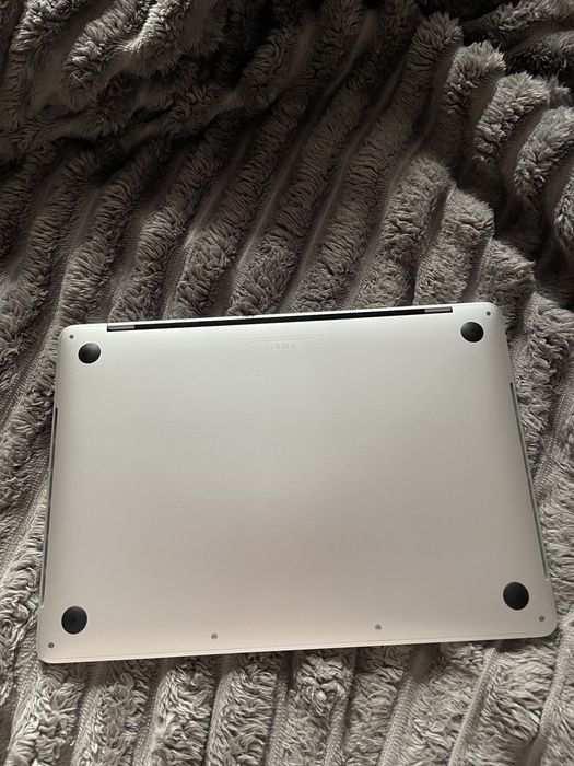 MacBook Pro 13” 2019 / i7 / 16GB / 1TB