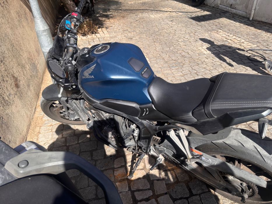 Honda CB 650R 21