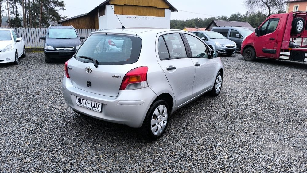 //Toyota Yaris 1,0B 2009r bez grama korozji 178tyś km z Niemiec///