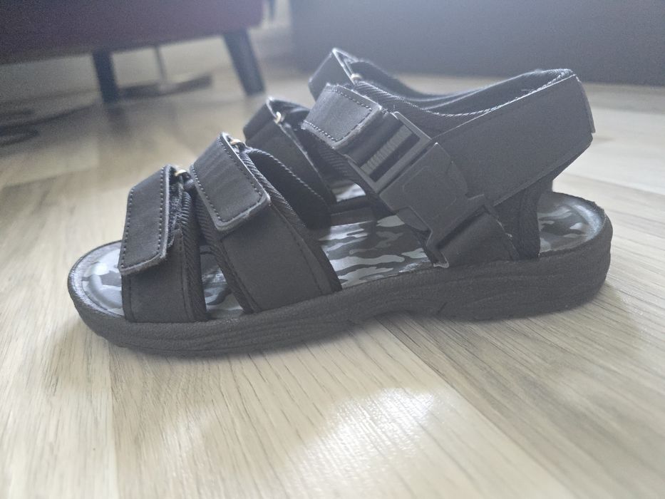 Sandały chłopięce rozm. 35