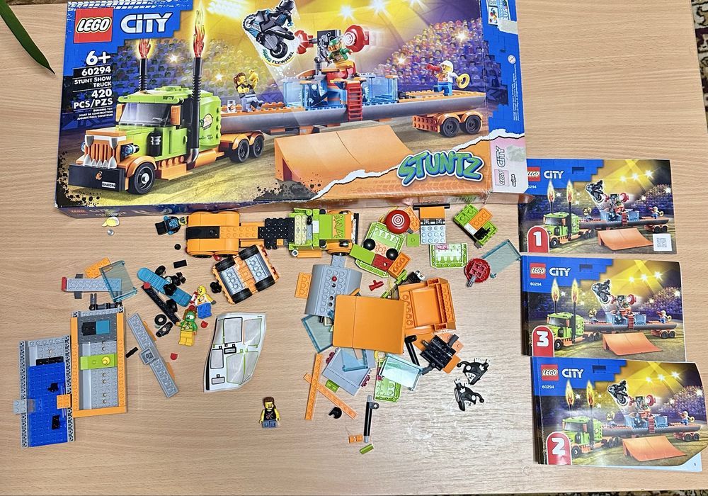LEGO City Stuntz Вантажівка шоу каскадерів 420 дет. (60294)+бонус