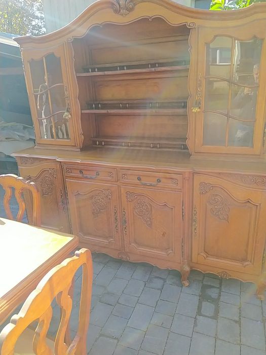 Ładny komplet do jadalni