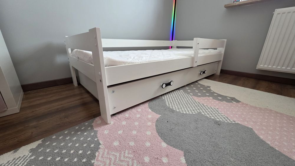 Łóżko 160x80 z materacem