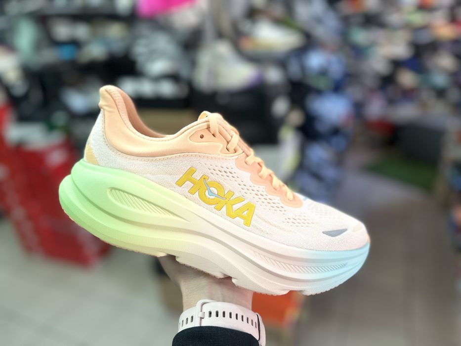 Кросівки Hoka Bondi 9 frost pale tangerine ( РОЗМІР 39 1/3, 40 2/3, 42