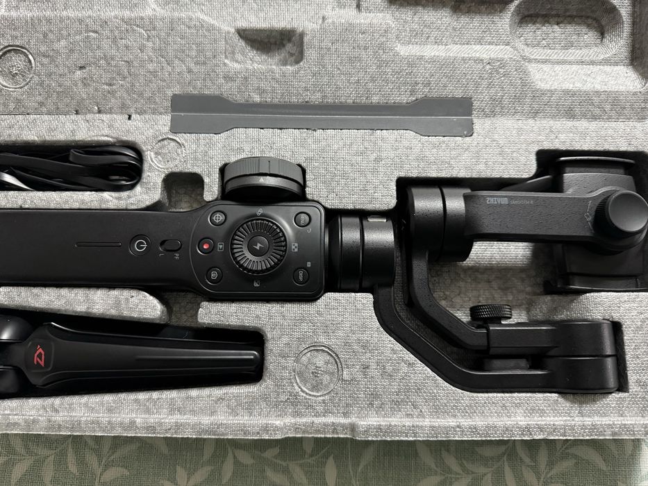 Gimbal Zhiyun em caixa preto