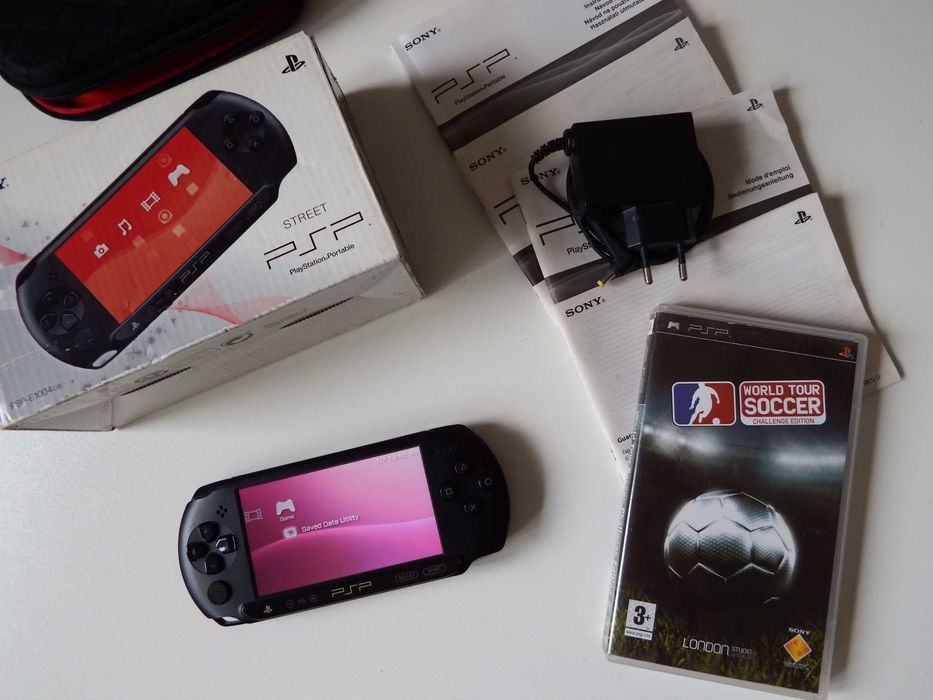 SONY PSP Street komplet ORYGINALNY KARTONIK / gra / ładowarka stan BDB
