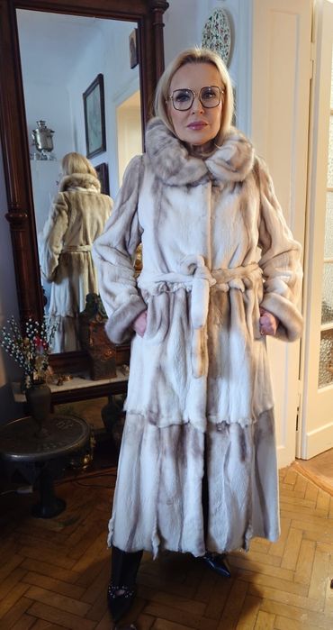 Piękne królewskie norki ...Bardzo lekkie .