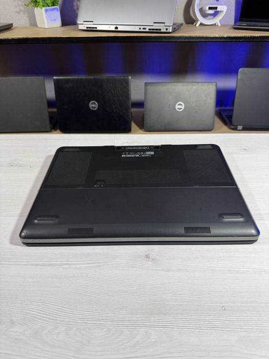 Ноутбук  Dell Precision 7520/i7-7820HQ/8 Gb/SSD 128 Gb/Intel HD Graphics 630