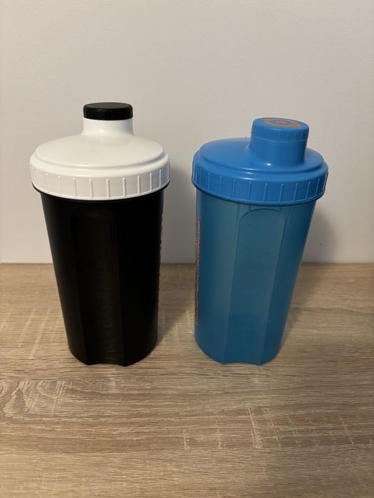 Shaker 700 ml czarny i niebieski  - używane , szczelne
