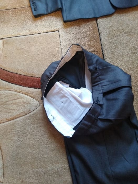 garnitur  meski  roz  52   na  188 cm  wzrostu