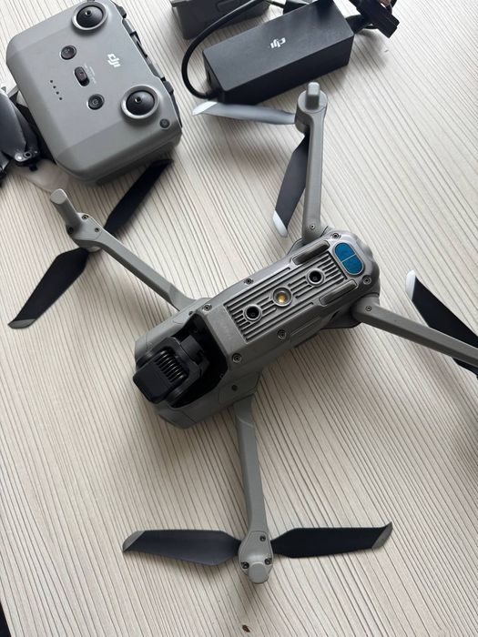 Дрон DJI Mavik Air 2  Fly More Combo