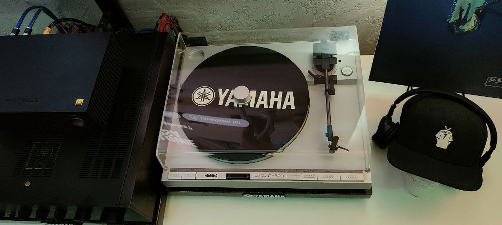Gramofon Yamaha p-520 super stan Audiotechnica , ortofon red