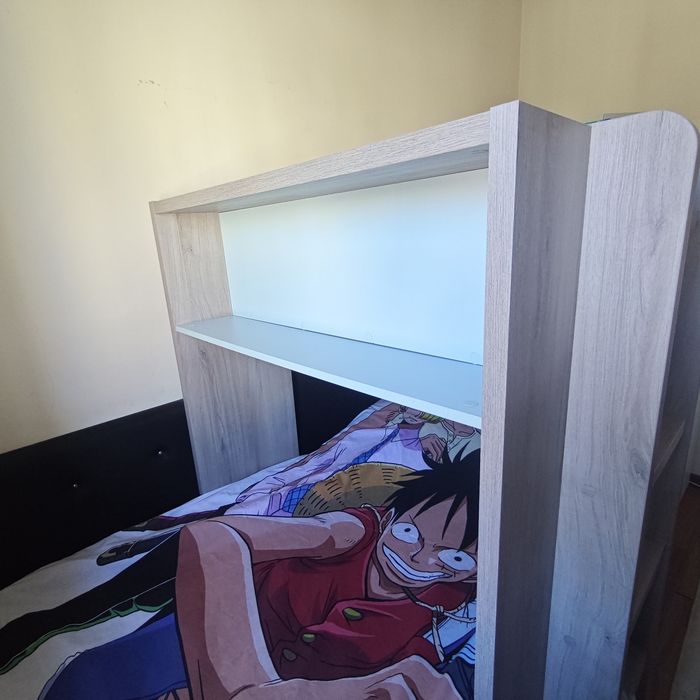 Beliche Conforama como novo. sem colchões 285cm de comprimento 100cm de largura, 150 cm de altura. Tamanho ideal dos colchões 190 cm comprimento  90c