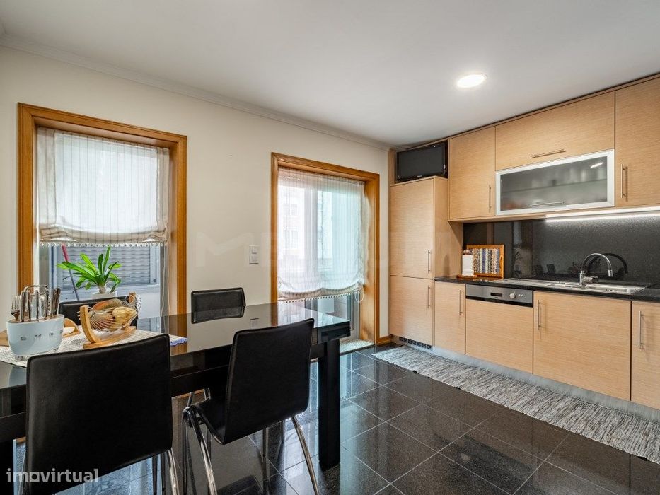 Apartamento T1+1 em Alfena