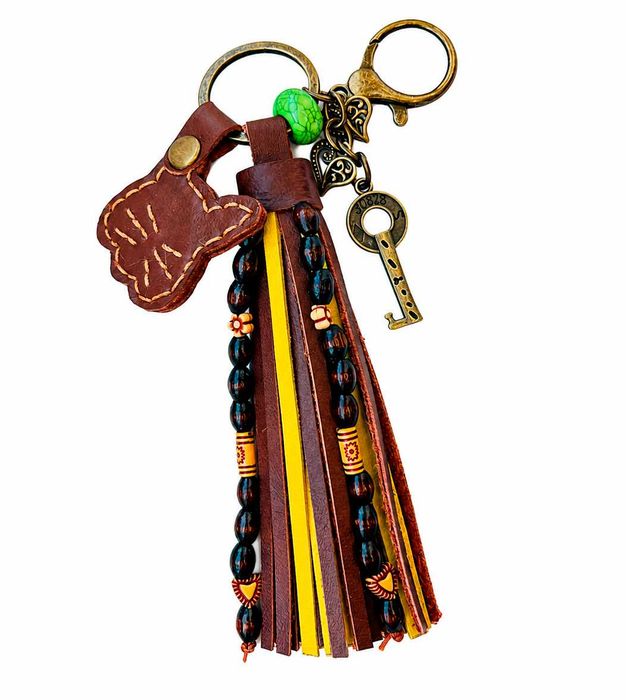 Brelok z kotkiem handmade / zawieszka do torebki i plecaka – skóra naturalna, koraliki, styl boho