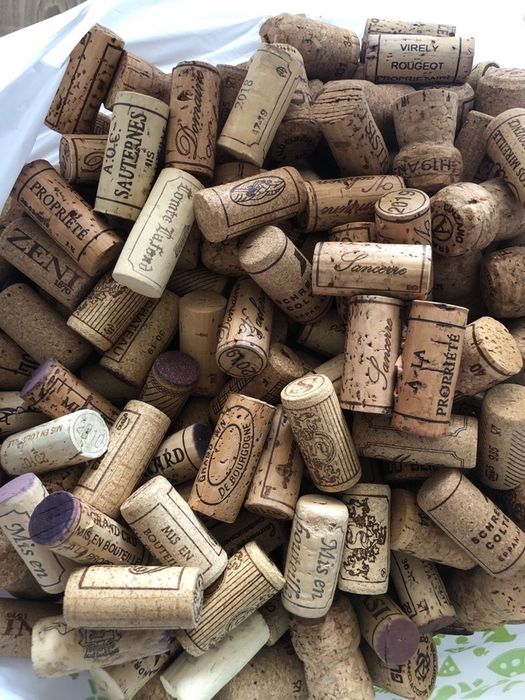 Пробки винні і із-під шампанського