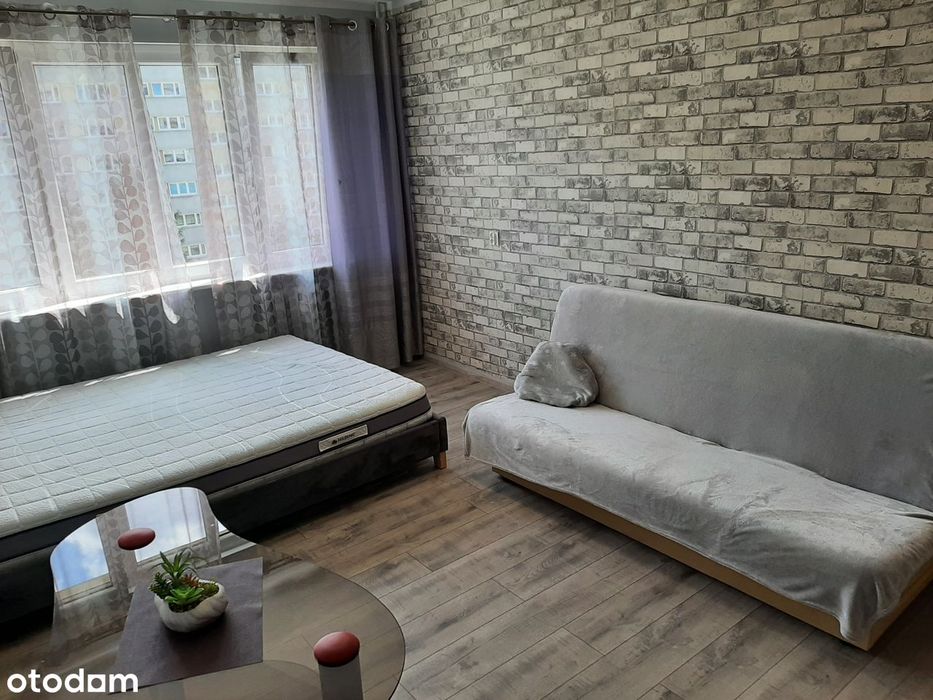 Wynajmę słoneczną kawalerkę na Os. Kaliny 39 niski czynsz 360zł