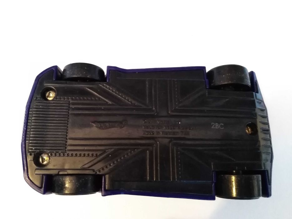 Carro Azul e Negro Hot Wheels 2BC