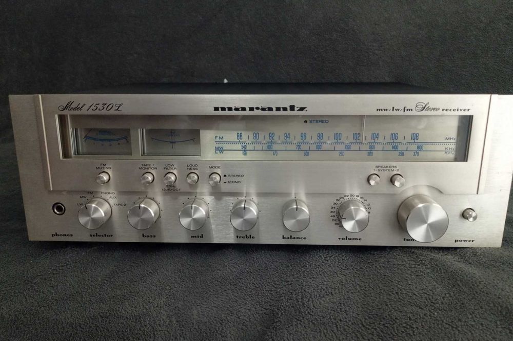 Amplituner retro Marantz 1530L