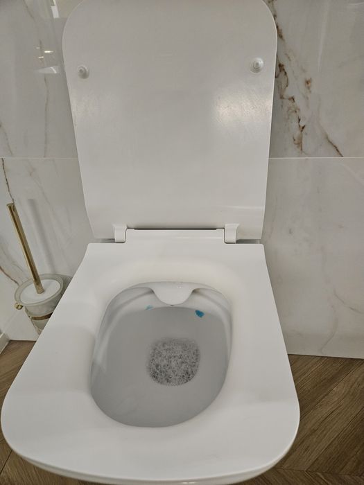 Miska WC wisząca Cersanit Caspia Cleanon z deską wolnoopadającą