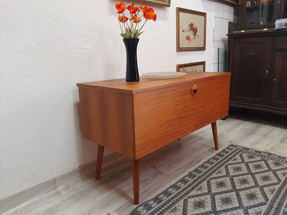 Wyjątkowa komoda Vintage – po renowacji, gotowa do nowego wnętrza!