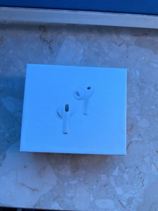 AirPods Pro 3.
