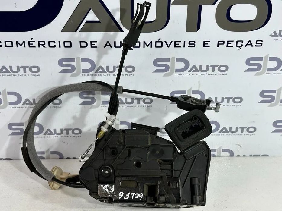 Fecho Frente Direito / Esquerdo - VW Golf VI (3 portas)