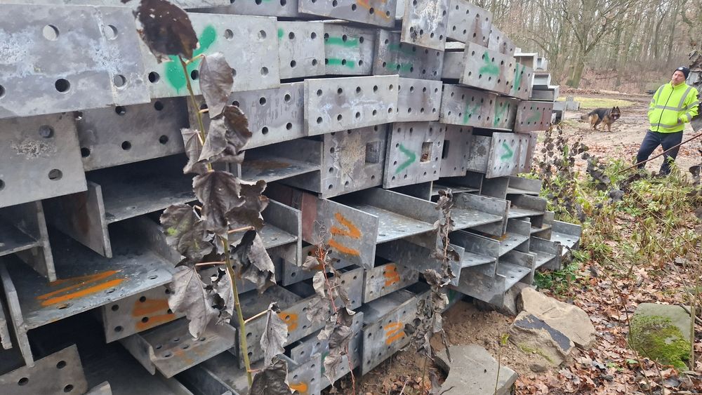 Sprzedam ocynkowaną konstrukcję stalową 3,00zł za kg  - OBNIŻKA CENY !!!