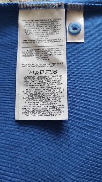 Продам футболку Nike