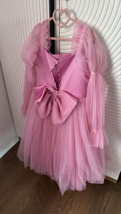 Продам нарядне плаття