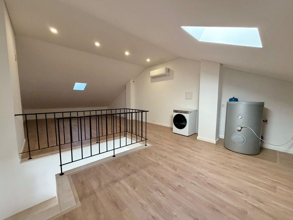 T3+1 duplex à venda na Urbanização Vale Flores – Pinhal Novo