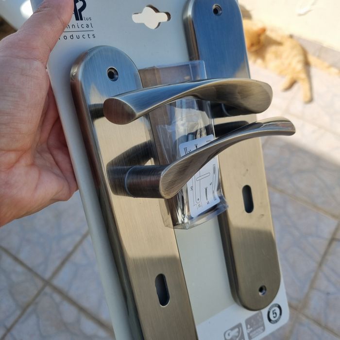 Conjunto de 4 maçanetas puxadores de portas Leroy Merlain novo