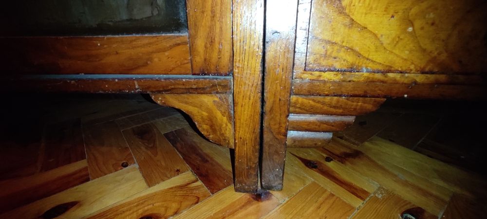 Móveis antigos com mármore