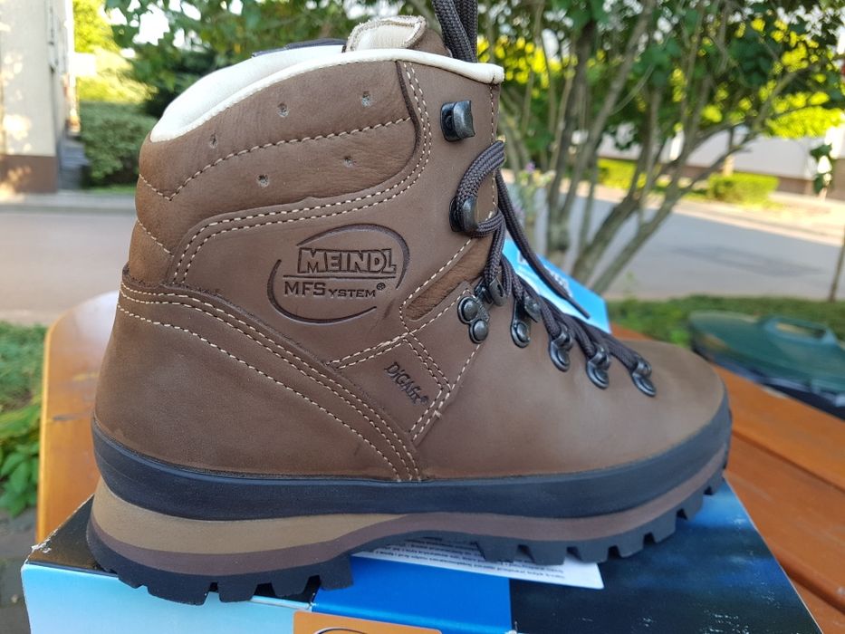 Nowe Meindl Borneo 2 MFS, rozm. 41,5 (UK 7,5).