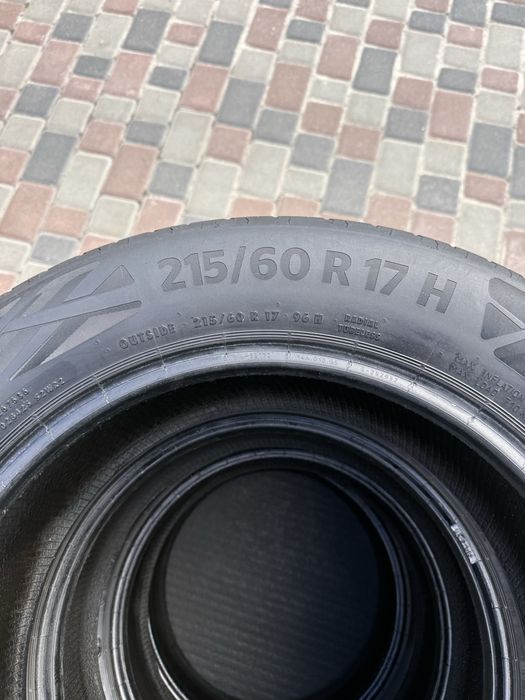 215/60r17 шини  Continental