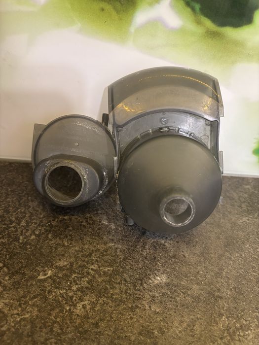 Ekspres do mleka babybrezza, dodatkowy lejek, stan bardzo dobry.