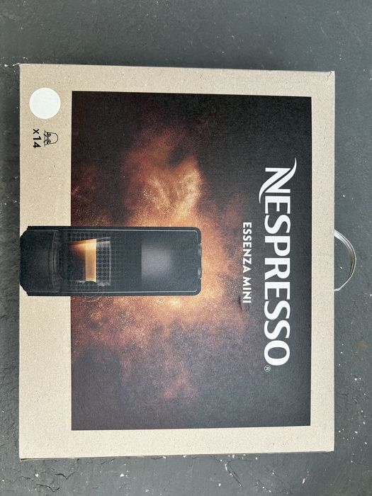 Maquina Café Nespresso Essenza Mini C30 Preto