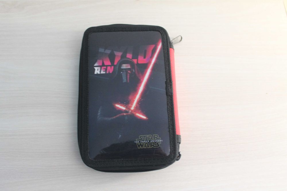 Estojo porta canetas e lápis do Star Wars