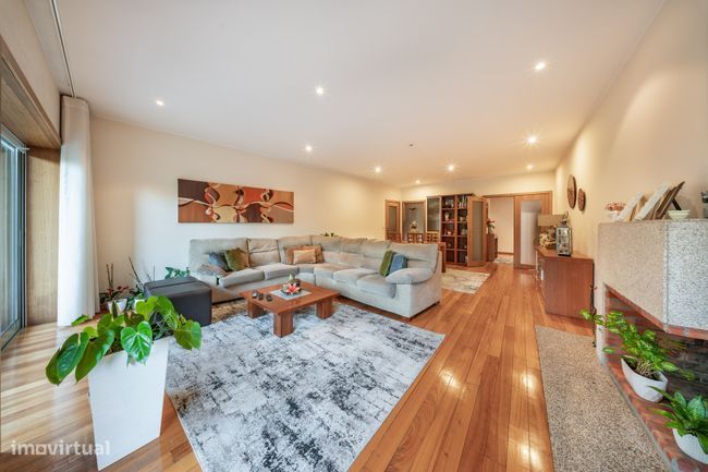 Apartamento T3 à venda na Costa em Guimarães — Costa, Braga