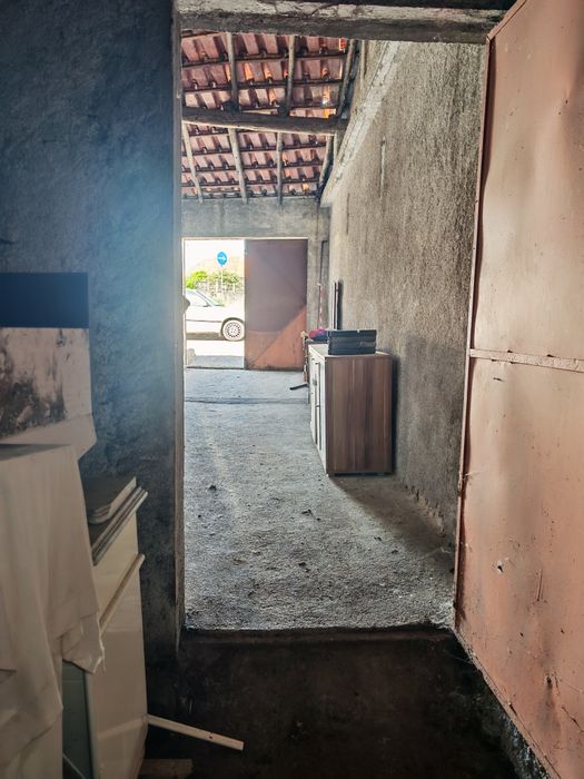 Garagem a venda condeixa