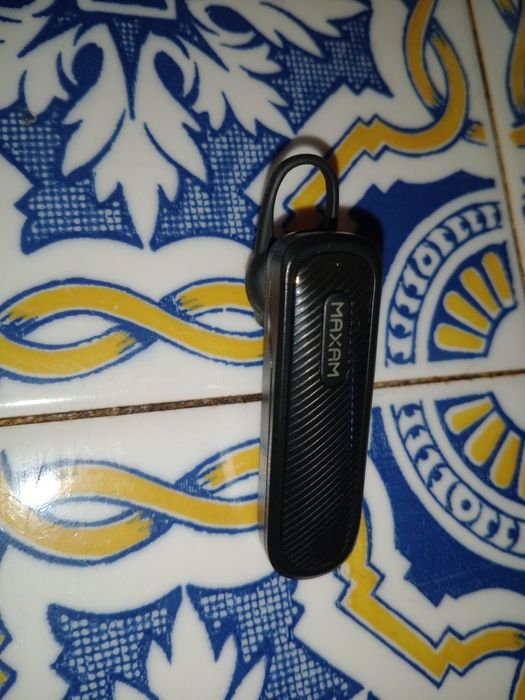 Vendo  earphone wireless para telemóvel e quem conduz carro vendo por 35€